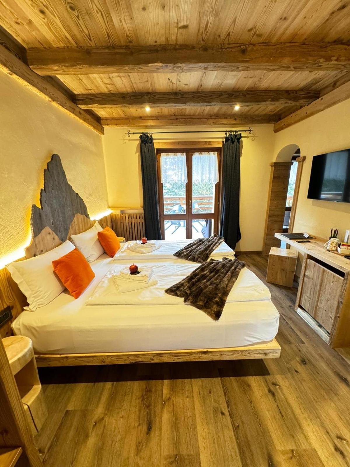Hotel Ciasa Lorenzi Cortina dʼAmpezzo Extérieur photo