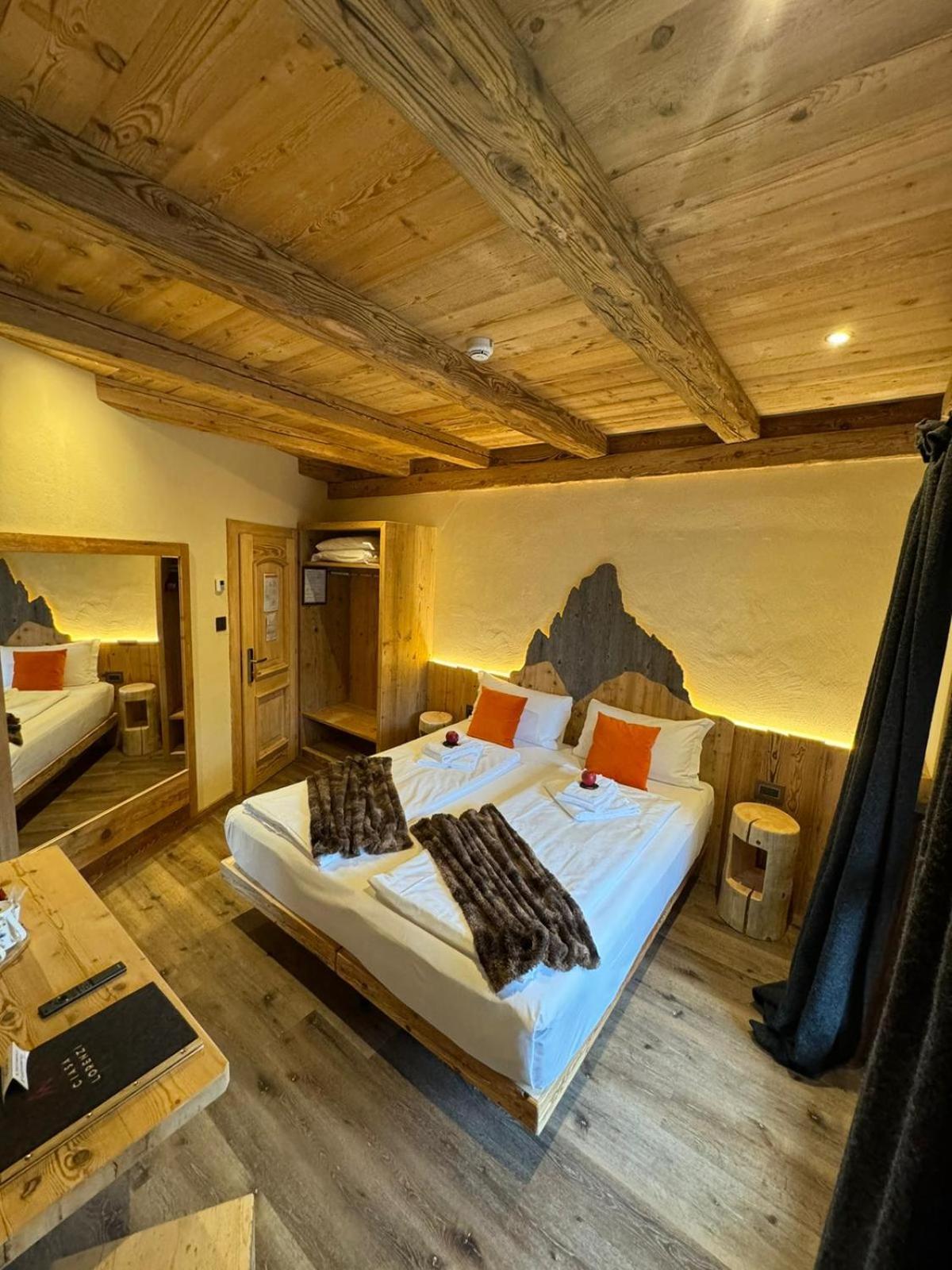 Hotel Ciasa Lorenzi Cortina dʼAmpezzo Extérieur photo