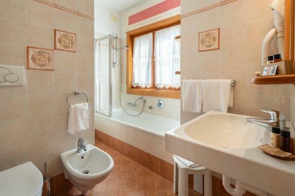 Hotel Ciasa Lorenzi Cortina dʼAmpezzo Extérieur photo